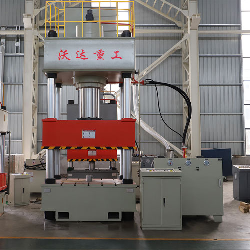 630噸玻璃鋼拍門成型液壓機(jī)