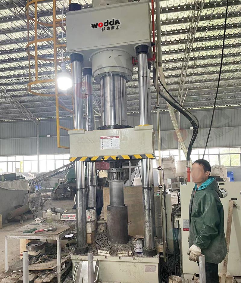 坩堝液壓機(jī)廠家哪家好 坩堝液壓機(jī)廠家哪家好