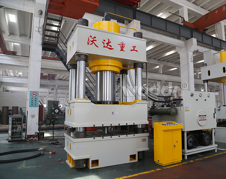 800噸三梁四柱液壓機(jī)