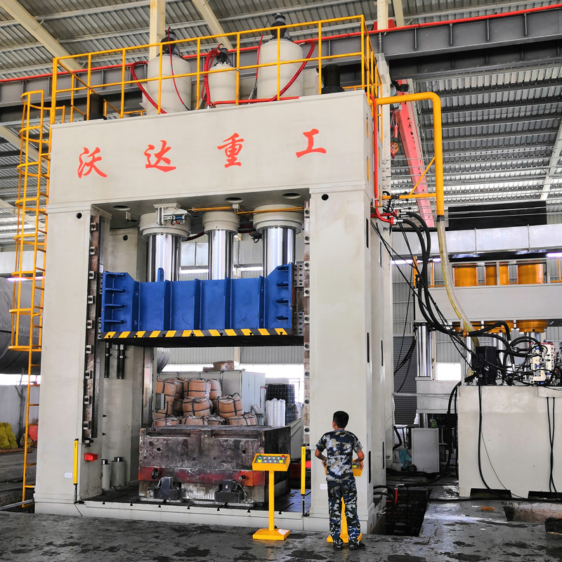 2000噸壓力機(jī) 2000噸壓力機(jī)