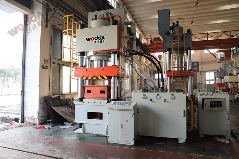 不銹鋼地溝蓋板成型液壓機(jī) 不銹鋼地溝蓋板成型液壓機(jī)