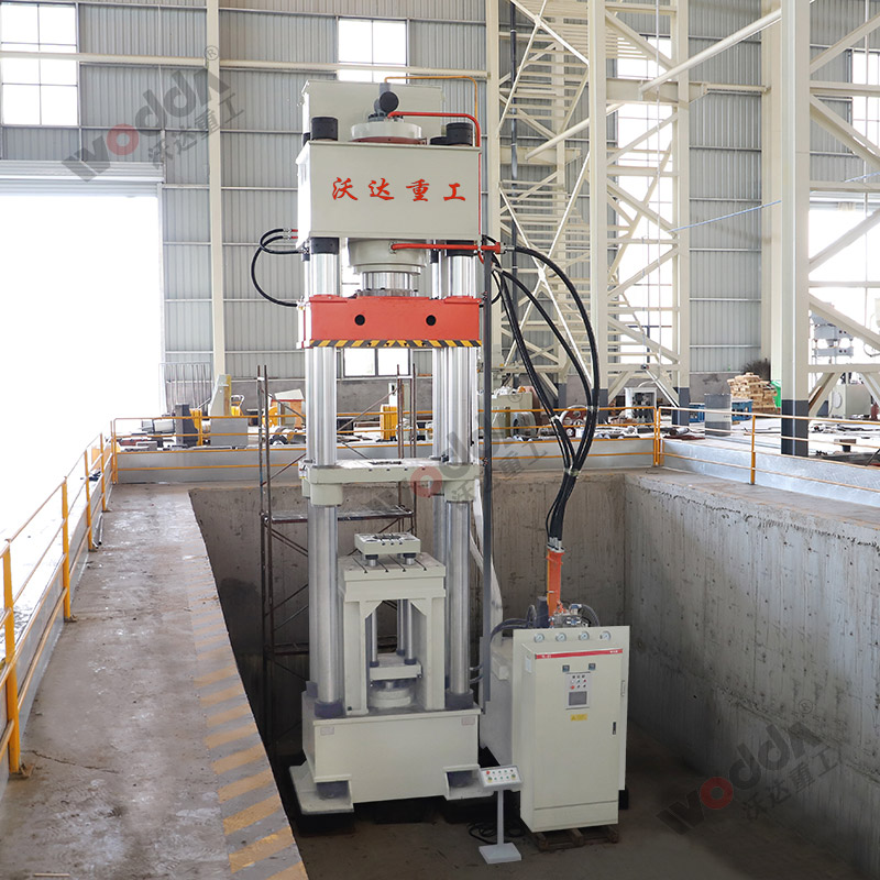 800噸匣缽成型液壓機(jī) 800噸匣缽成型液壓機(jī)