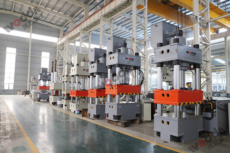 四柱液壓機(jī)廠家哪家好? 四柱液壓機(jī)廠家哪家好?