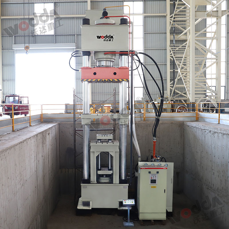 800噸石墨匣缽液壓機(jī) 800噸石墨匣缽液壓機(jī)