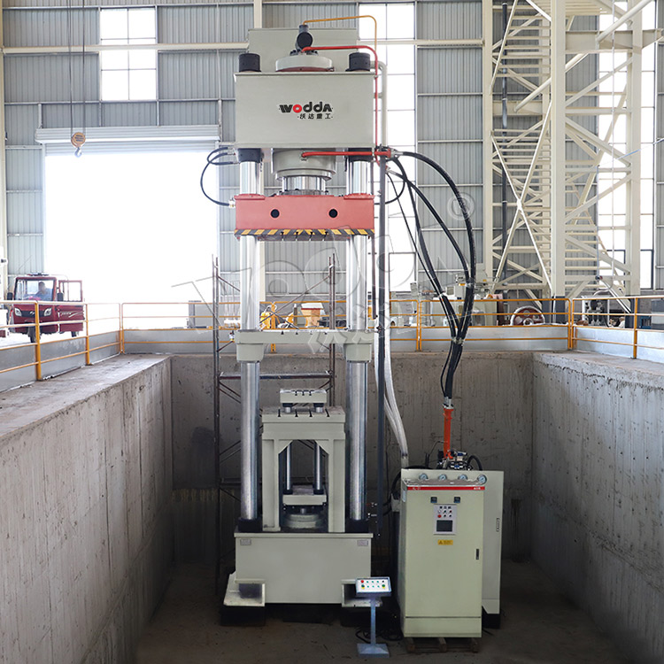 1000噸石墨匣缽液壓機(jī) 1000噸石墨匣缽液壓機(jī)