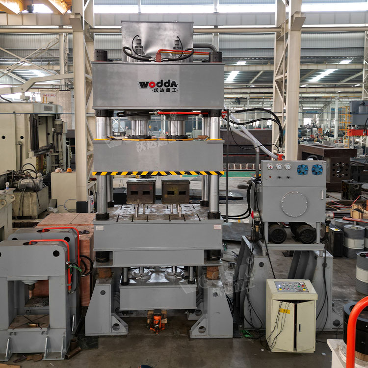 630噸拉伸液壓機(jī) 630噸拉伸液壓機(jī)