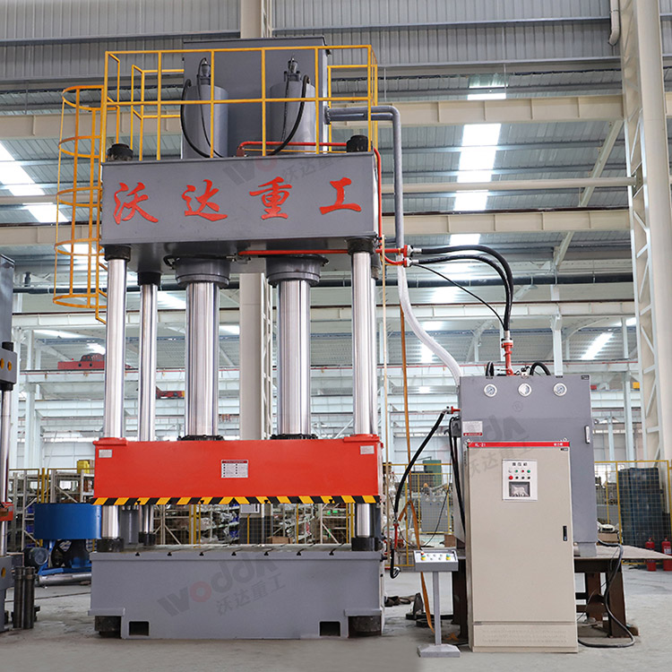 800噸U型復(fù)合樹脂排水溝成型液壓機車間實拍圖 800噸U型復(fù)合樹脂排水溝成型液壓機車間實拍圖