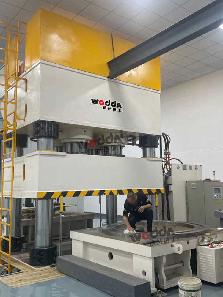 3000噸粉末成型液壓機(jī) 3000噸粉末成型液壓機(jī)