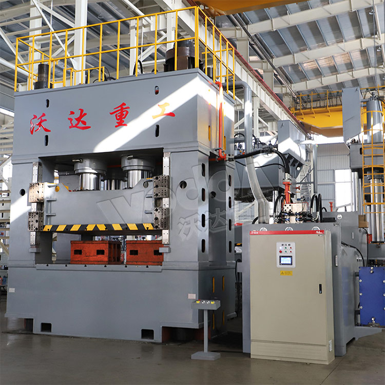 2000噸框架液壓機(jī)車間實(shí)拍 2000噸框架液壓機(jī)車間實(shí)拍