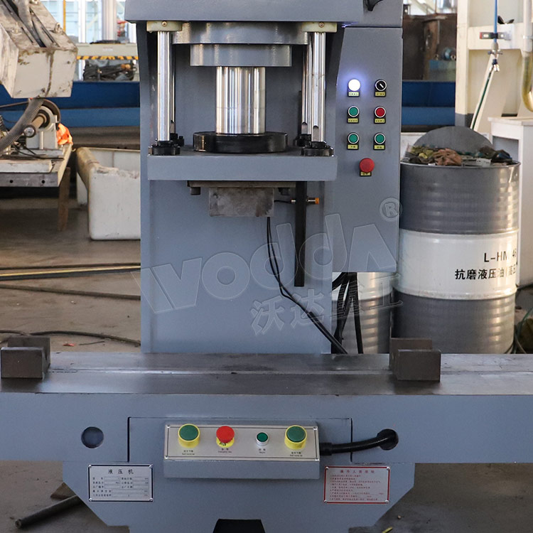 63噸單臂液壓機(jī)細(xì)節(jié) 63噸單臂液壓機(jī)細(xì)節(jié)