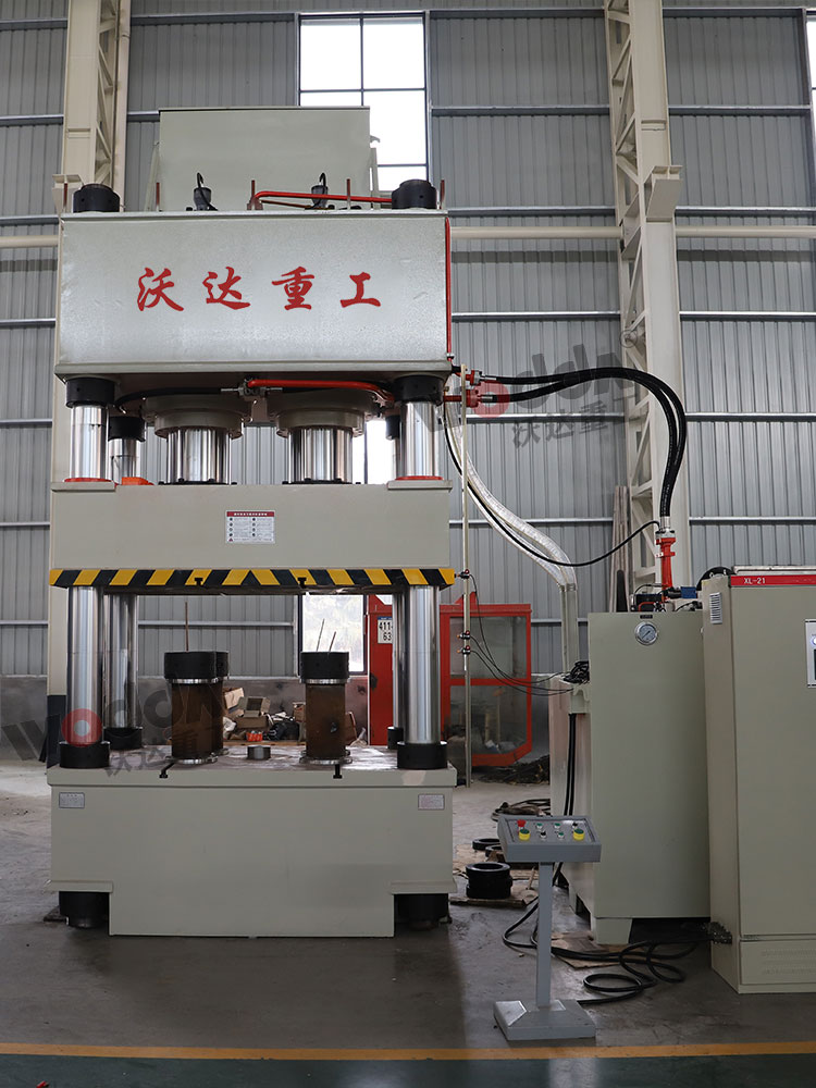 800噸三梁四柱液壓機(jī)(塑料托盤(pán)液壓機(jī)) 800噸三梁四柱液壓機(jī)(塑料托盤(pán)液壓機(jī))