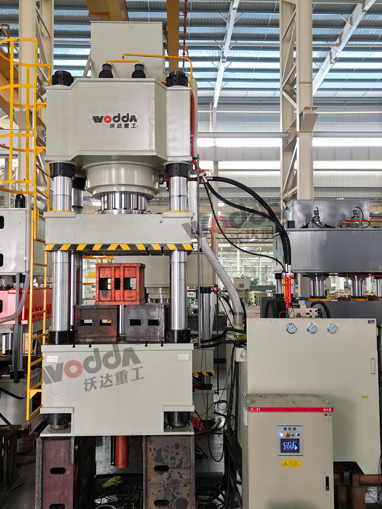 1000噸陶瓷粉末成型液壓機(jī).jpg 1000噸陶瓷粉末成型液壓機(jī).jpg