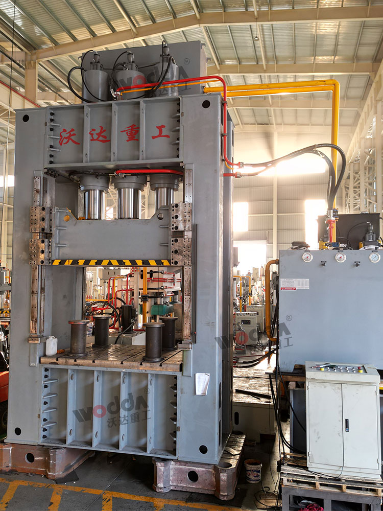 800噸框架式液壓機(jī)帶液壓墊 800噸框架式液壓機(jī)帶液壓墊