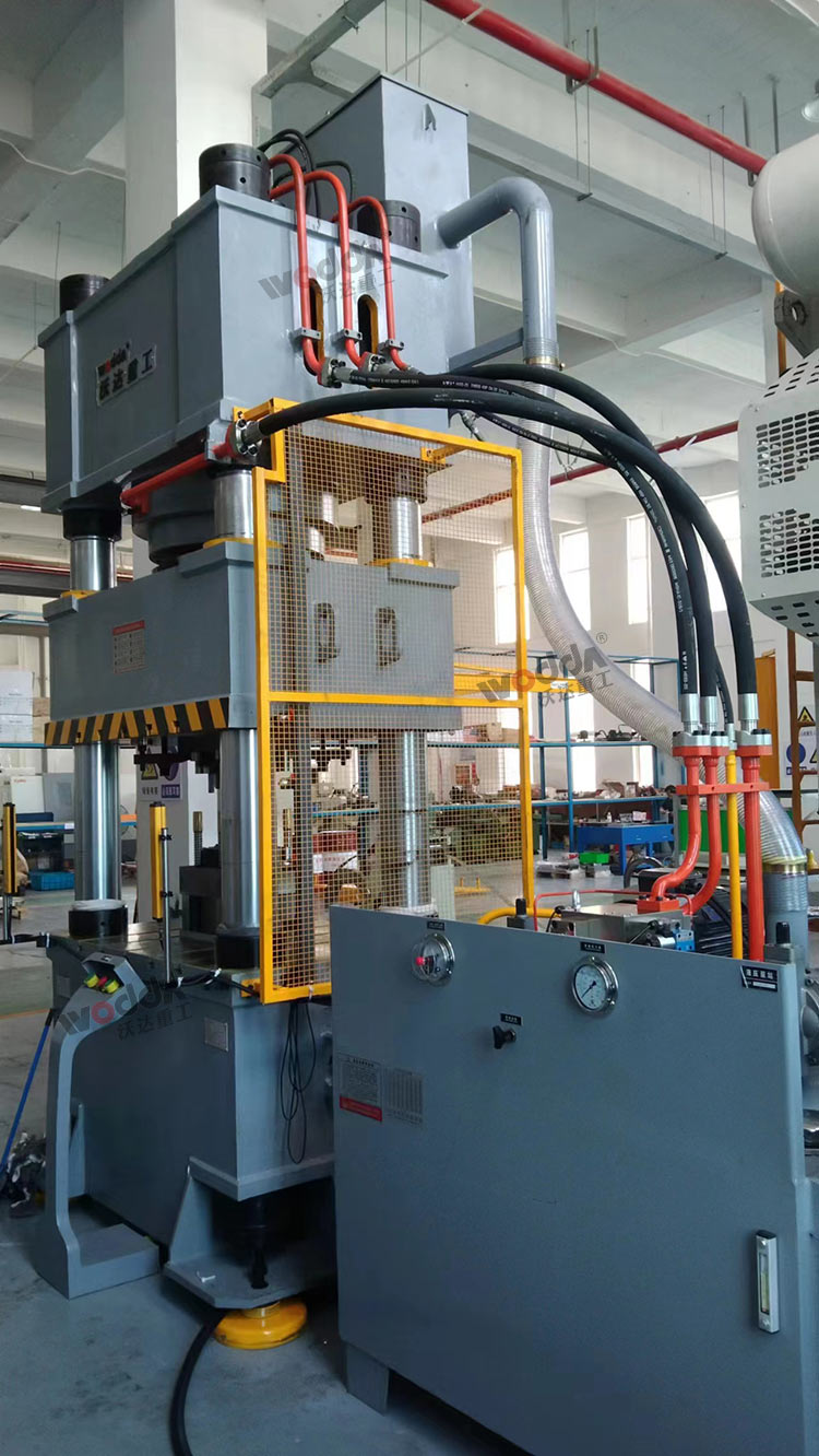 630噸汽車零部件成型液壓機(jī)客戶現(xiàn)場 630噸汽車零部件成型液壓機(jī)客戶現(xiàn)場