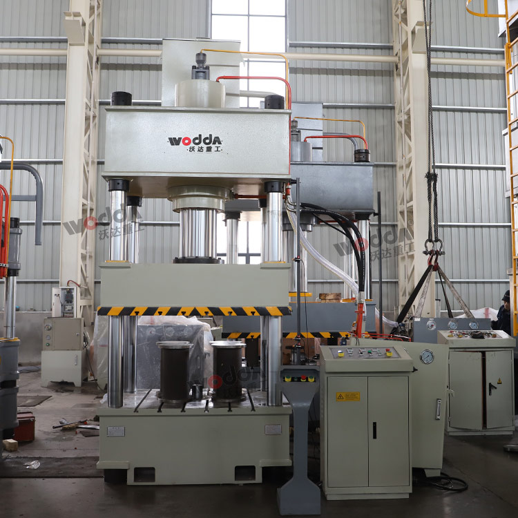 315噸國(guó)標(biāo)四柱液壓機(jī)(焊接件) 315噸國(guó)標(biāo)四柱液壓機(jī)(焊接件)