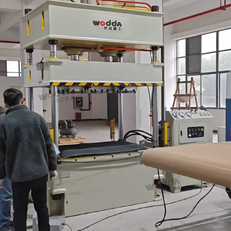 120噸汽車(chē)內(nèi)飾件成型液壓機(jī)客戶(hù)現(xiàn)場(chǎng) 120噸汽車(chē)內(nèi)飾件成型液壓機(jī)客戶(hù)現(xiàn)場(chǎng)