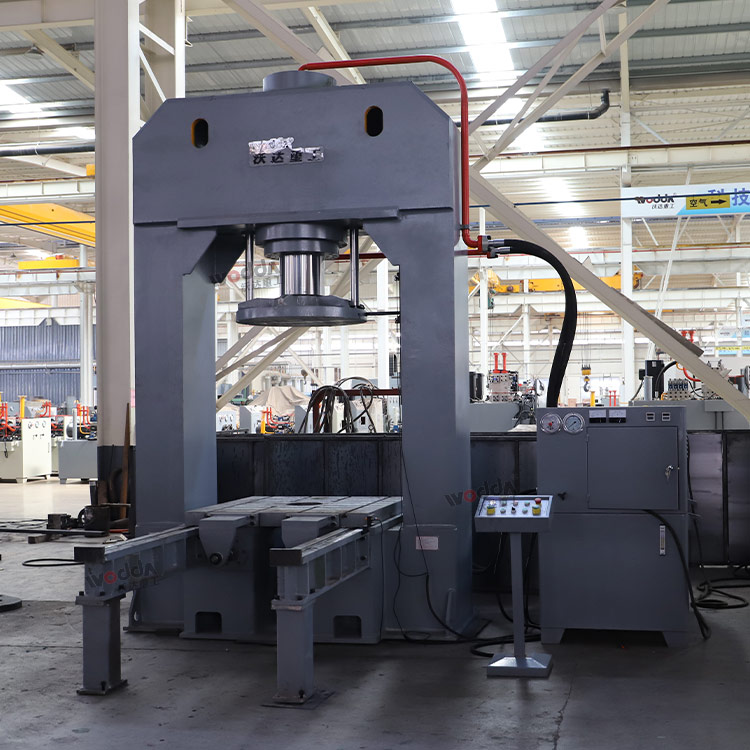 315噸龍門(mén)液壓機(jī) 315噸龍門(mén)液壓機(jī)