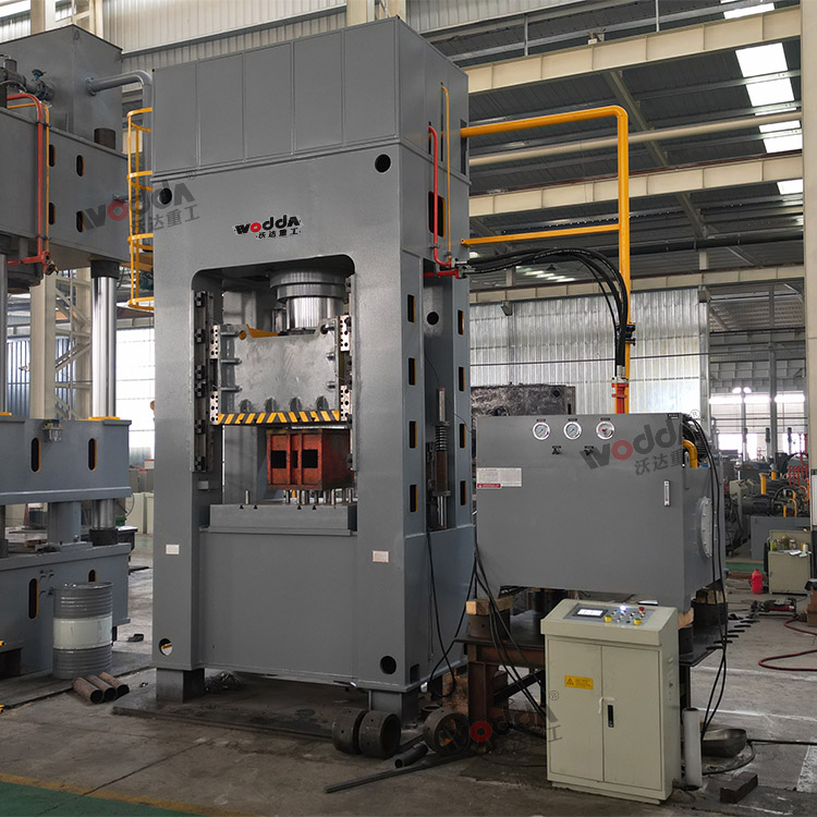 630噸框架式拉伸液壓機(jī) 630噸框架式拉伸液壓機(jī)