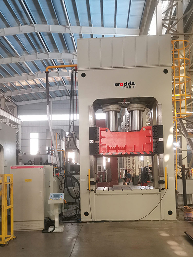 800噸框架式液壓機(jī) 800噸框架式液壓機(jī)