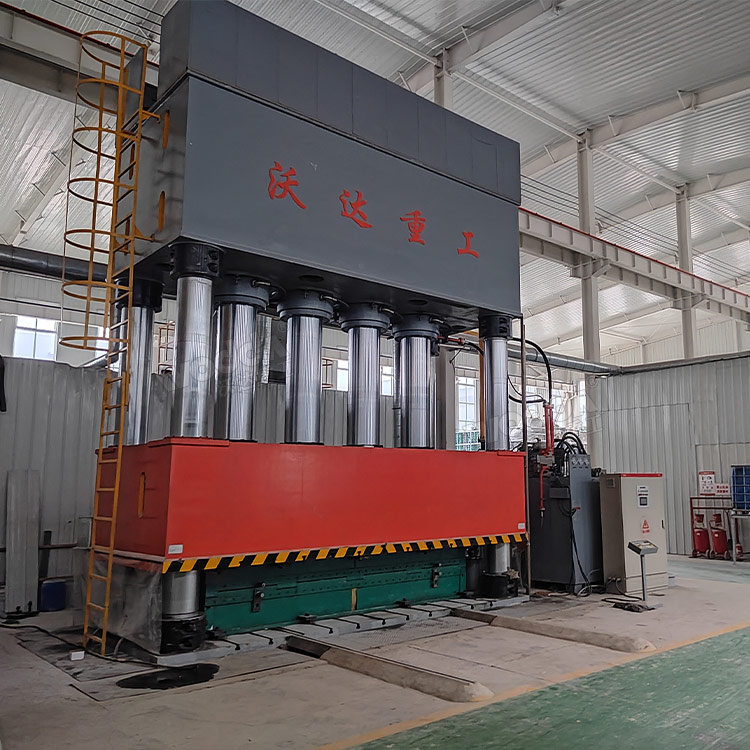 2500噸復(fù)合材料成型液壓機(jī) 2500噸復(fù)合材料成型液壓機(jī)