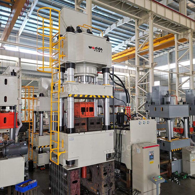 1000噸三梁四柱液壓機 1000噸三梁四柱液壓機