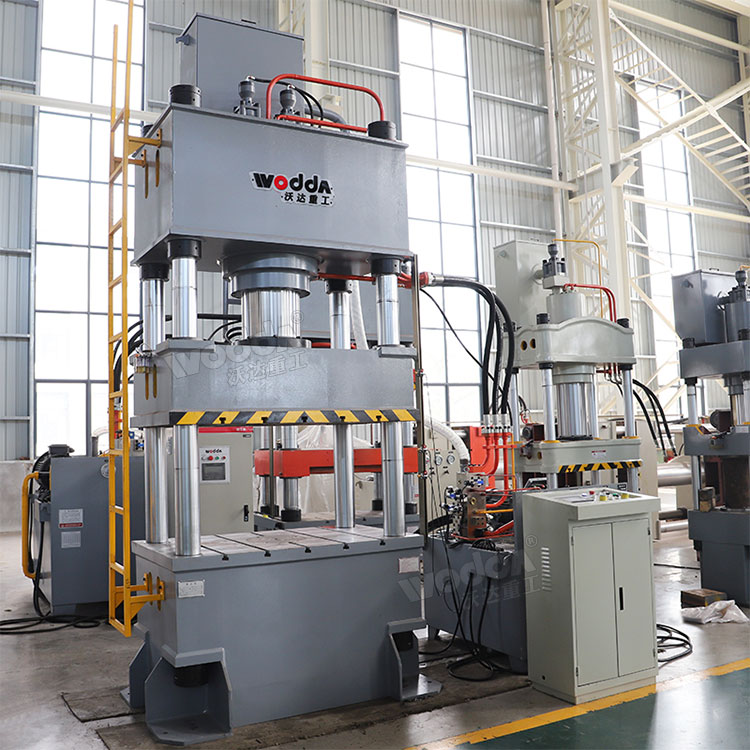 315噸四柱三梁液壓機(jī) 315噸四柱三梁液壓機(jī)