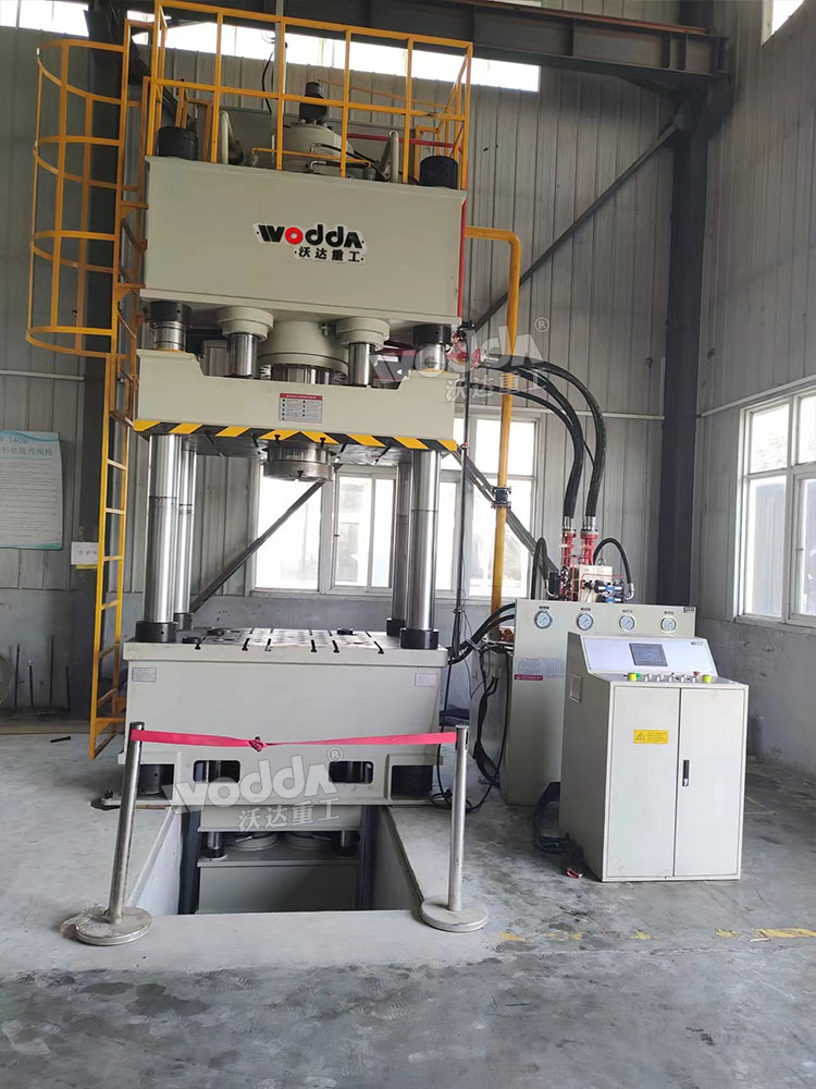 500噸封頭液壓機(jī)客戶現(xiàn)場(chǎng) 500噸封頭液壓機(jī)客戶現(xiàn)場(chǎng)