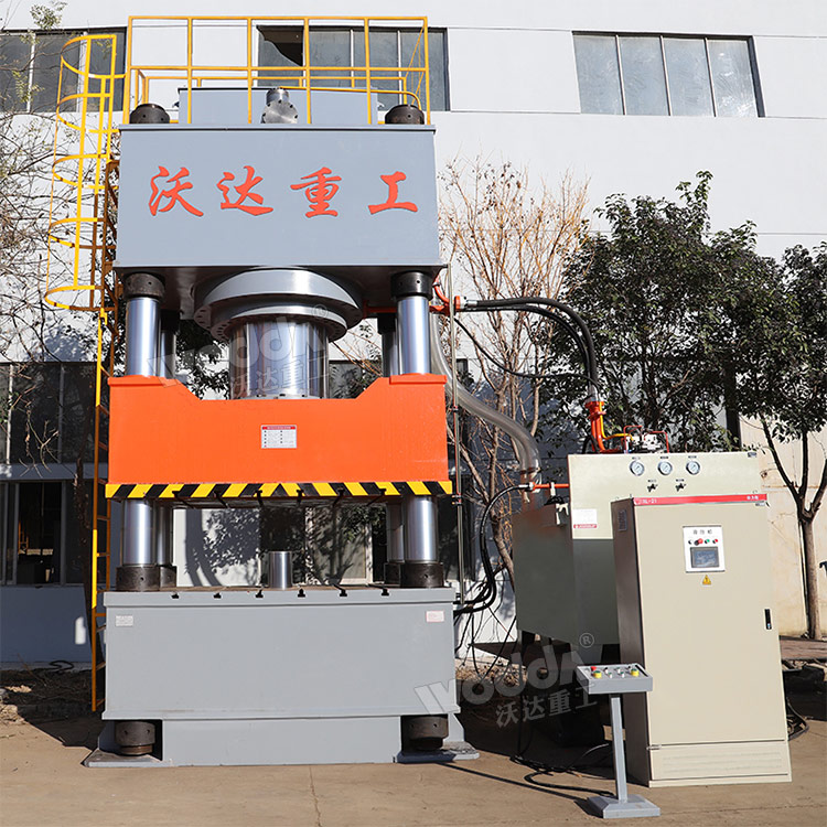 2000噸三梁四柱液壓機 2000噸三梁四柱液壓機