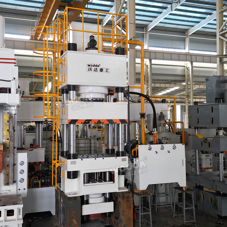 800噸三梁四柱液壓機(jī)帶液壓墊 800噸三梁四柱液壓機(jī)帶液壓墊