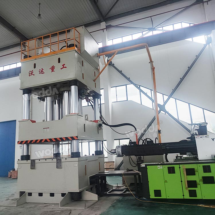 2000噸汽車(chē)配件成型液壓機(jī)現(xiàn)場(chǎng) 2000噸汽車(chē)配件成型液壓機(jī)現(xiàn)場(chǎng)