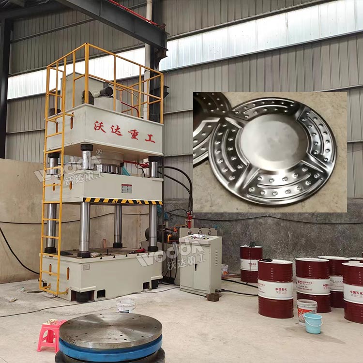 630噸不銹鋼水塔蓋拉伸液壓機(jī) 630噸不銹鋼水塔蓋拉伸液壓機(jī)