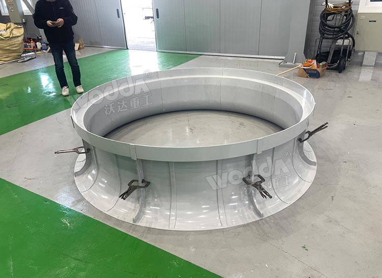 組裝成的玻璃鋼冷卻塔風(fēng)筒 組裝成的玻璃鋼冷卻塔風(fēng)筒