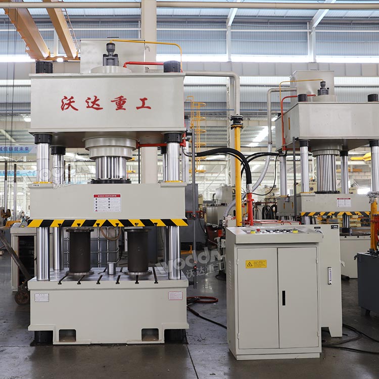 315噸三梁四柱液壓機(jī) 315噸三梁四柱液壓機(jī)