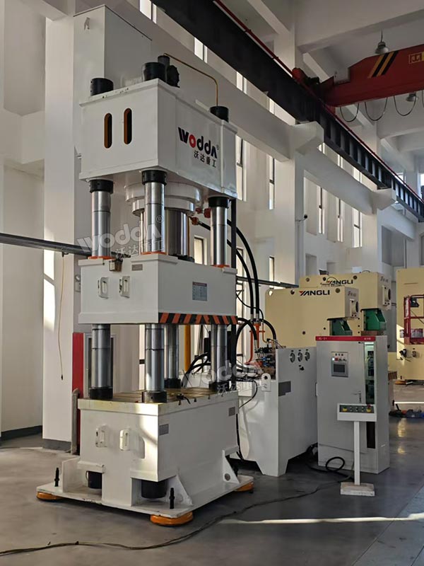 630噸伺服液壓機(jī) 630噸伺服液壓機(jī)