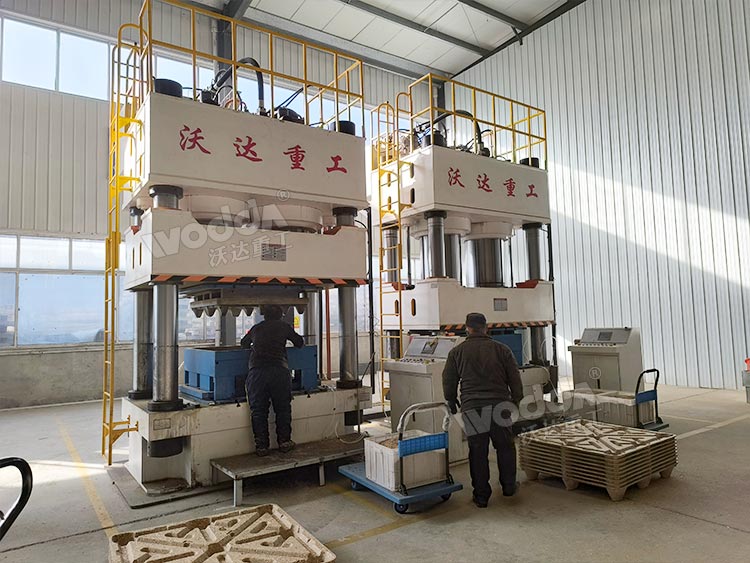 1600噸木屑托盤液壓機.jpg 1600噸木屑托盤液壓機.jpg