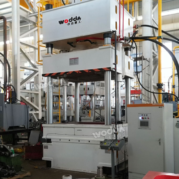 500噸蛭石板液壓機(jī)車間調(diào)試 500噸蛭石板液壓機(jī)車間調(diào)試