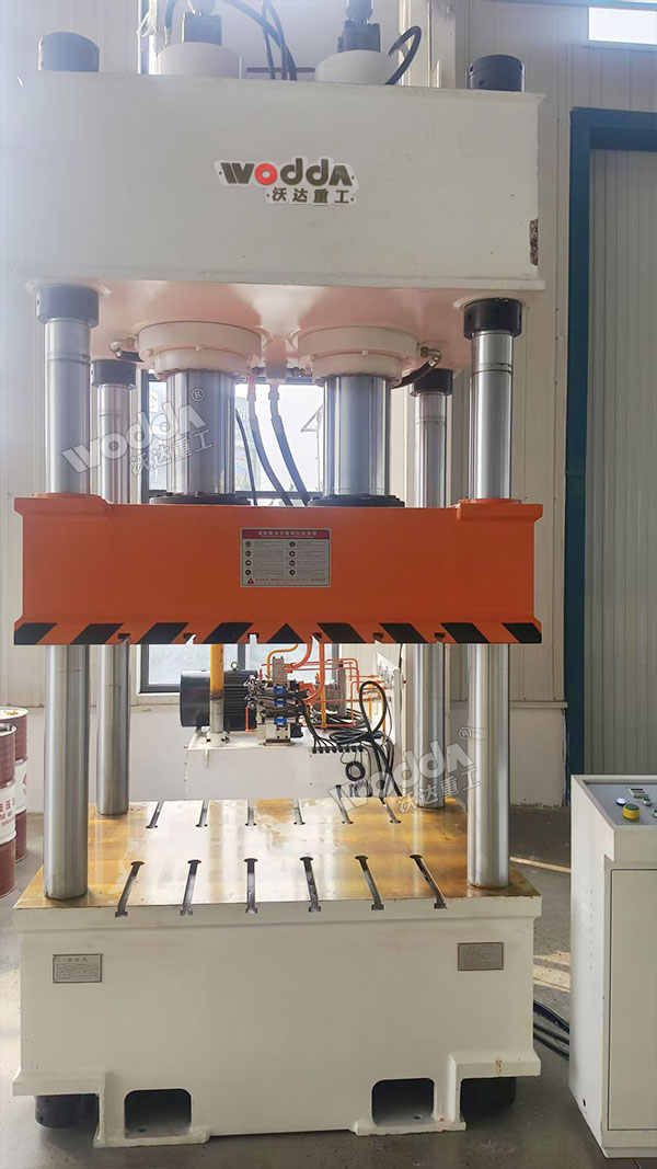 315噸四柱液壓機(jī) 315噸四柱液壓機(jī)