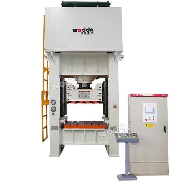 200噸框架式液壓機.jpg 200噸框架式液壓機.jpg