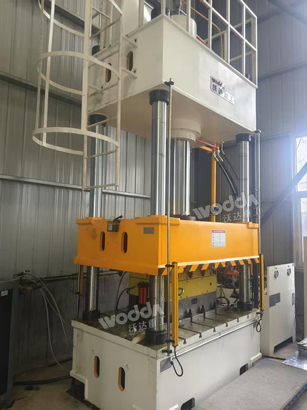 315噸復(fù)合材料成型液壓機(jī)