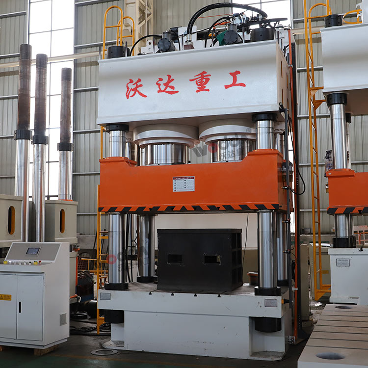 1600噸四柱液壓機(jī) 1600噸四柱液壓機(jī)