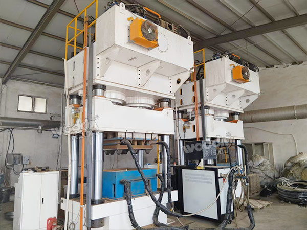 1600噸四柱液壓機安裝