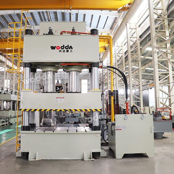 四柱液壓機(jī)