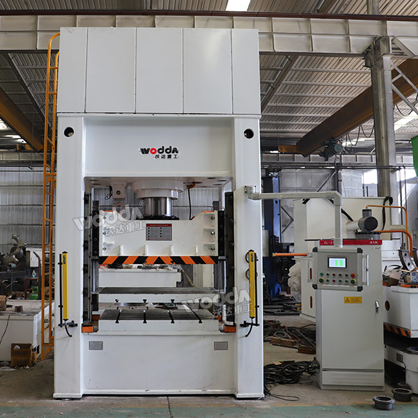 315噸框架式液壓機(jī) 315噸框架式液壓機(jī)