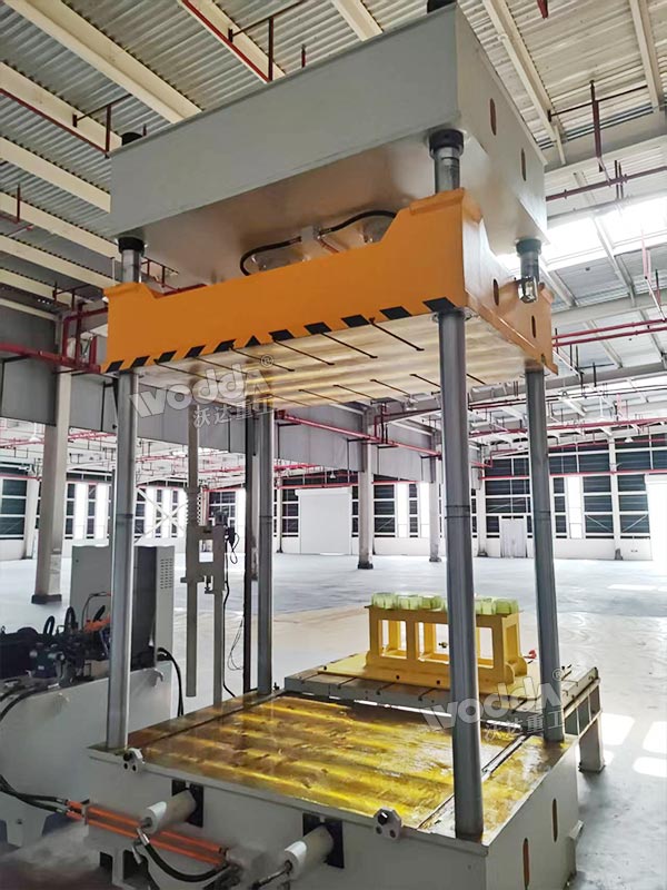 80噸移動工作臺液壓機調(diào)試