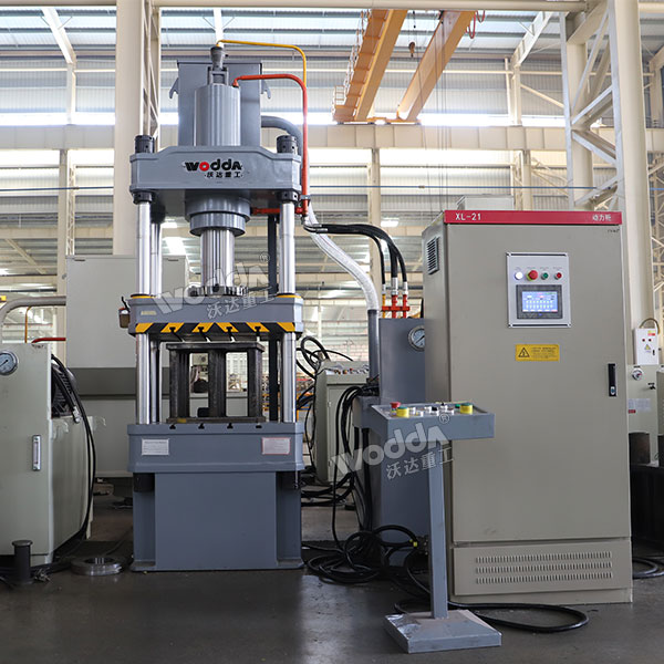 100噸伺服四柱液壓機(jī) 100噸伺服四柱液壓機(jī)