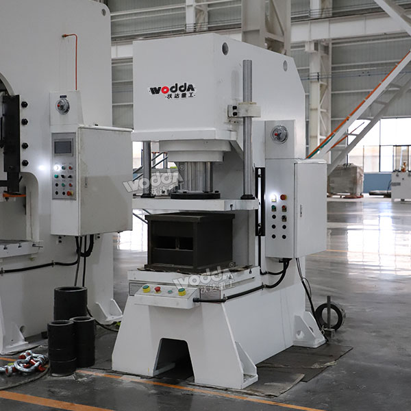 單臂液壓機(jī)