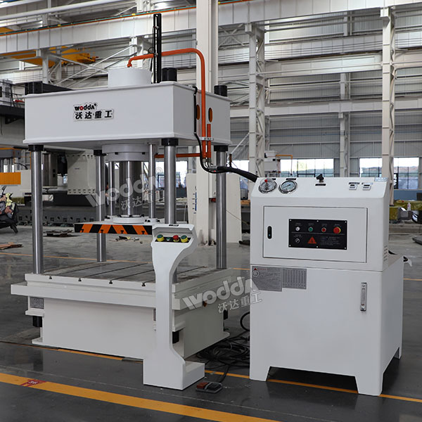 200噸兩梁四柱液壓機