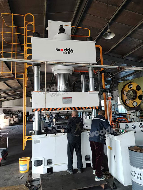 500噸汽車底盤配件成型液壓機