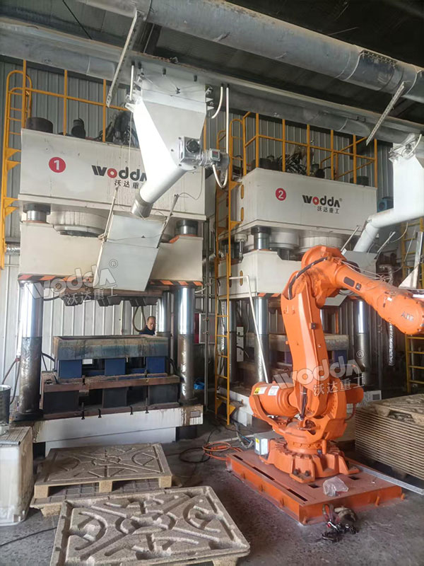 1600噸木屑托盤(pán)生產(chǎn)線