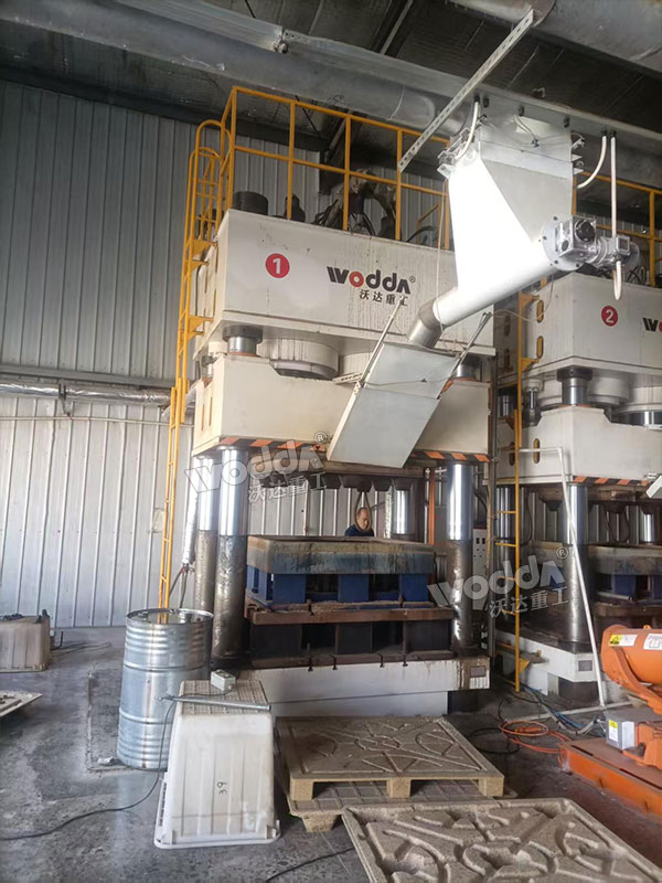 1600噸木屑托盤(pán)液壓機(jī)